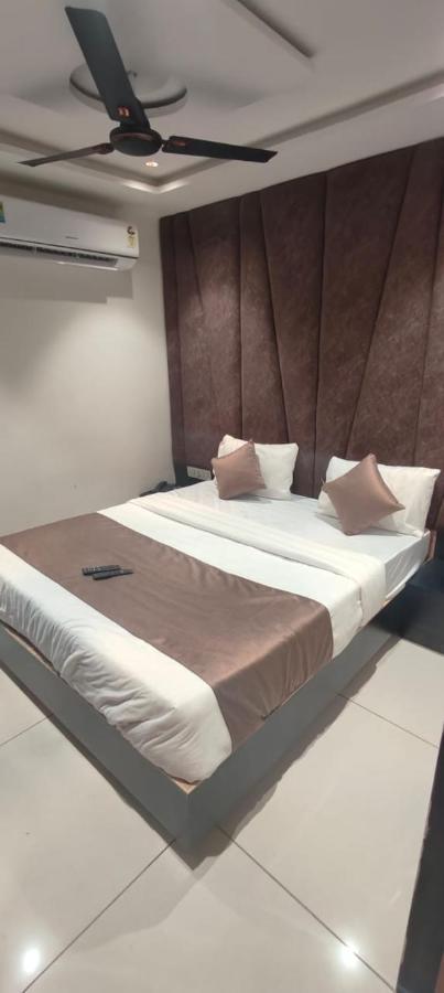 Prime View Hotel أحمد أباد المظهر الخارجي الصورة