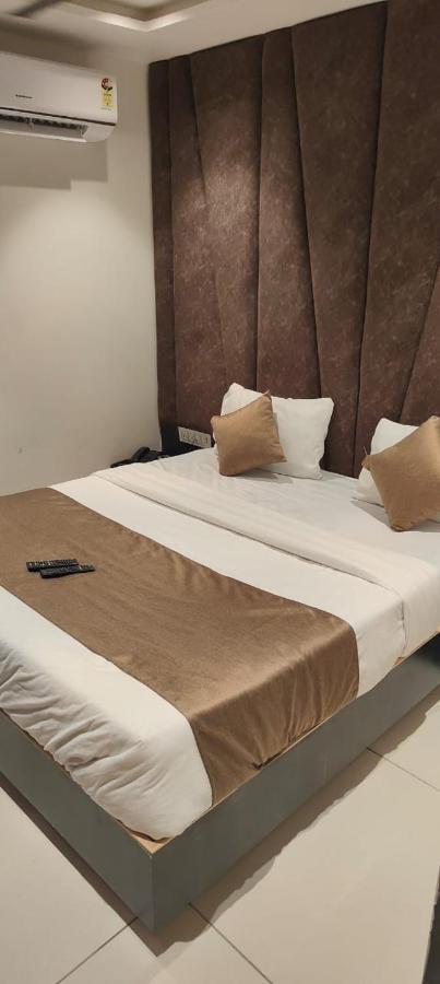 Prime View Hotel أحمد أباد المظهر الخارجي الصورة