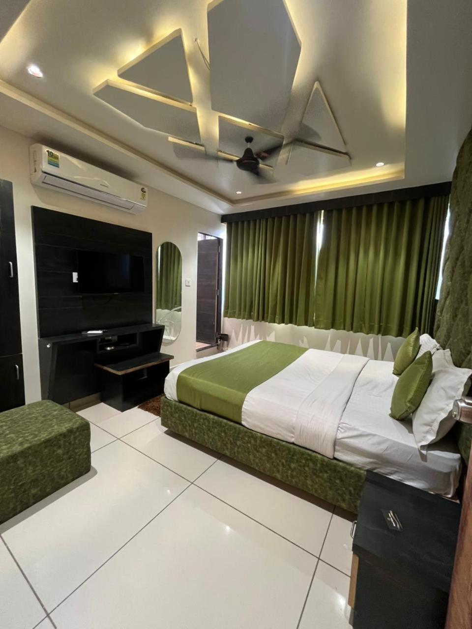 Prime View Hotel أحمد أباد الغرفة الصورة