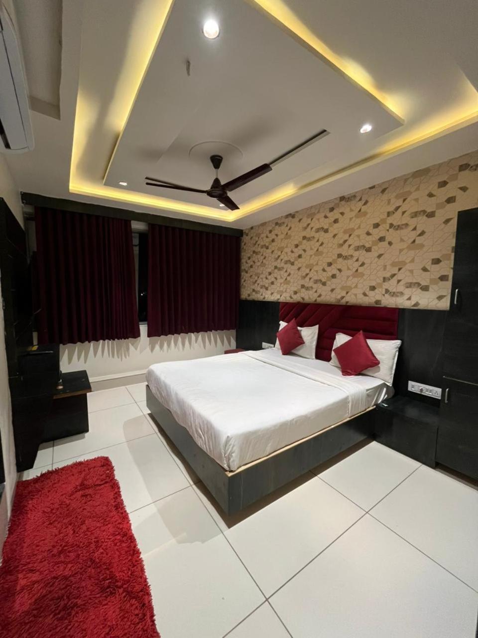 Prime View Hotel أحمد أباد الغرفة الصورة