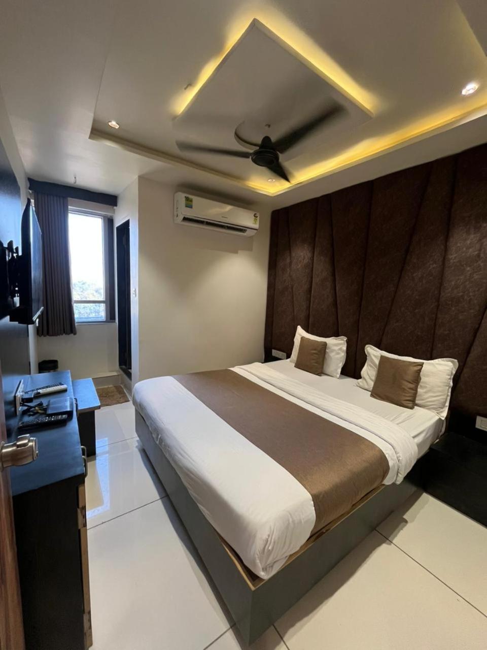 Prime View Hotel أحمد أباد الغرفة الصورة