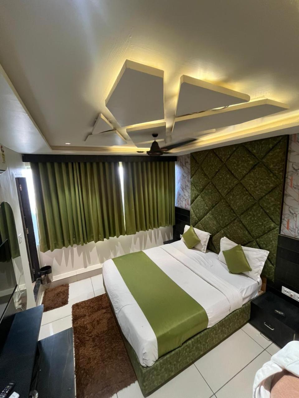 Prime View Hotel أحمد أباد الغرفة الصورة