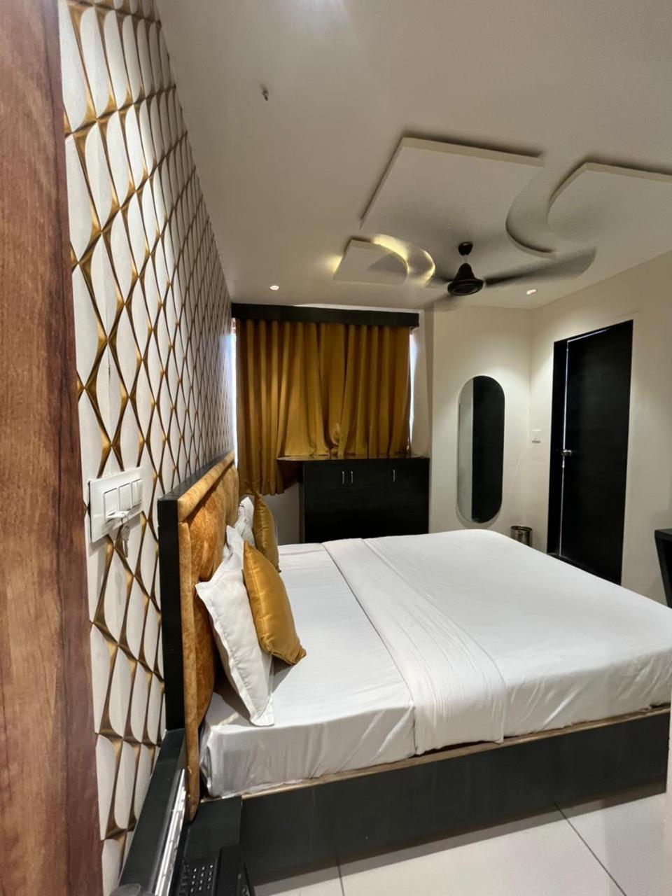 Prime View Hotel أحمد أباد الغرفة الصورة