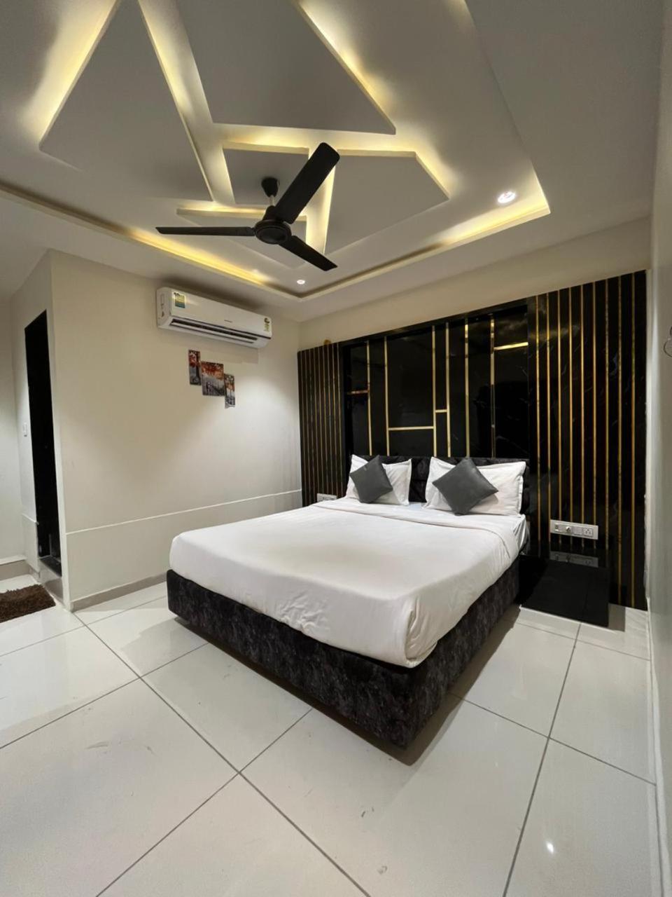 Prime View Hotel أحمد أباد الغرفة الصورة